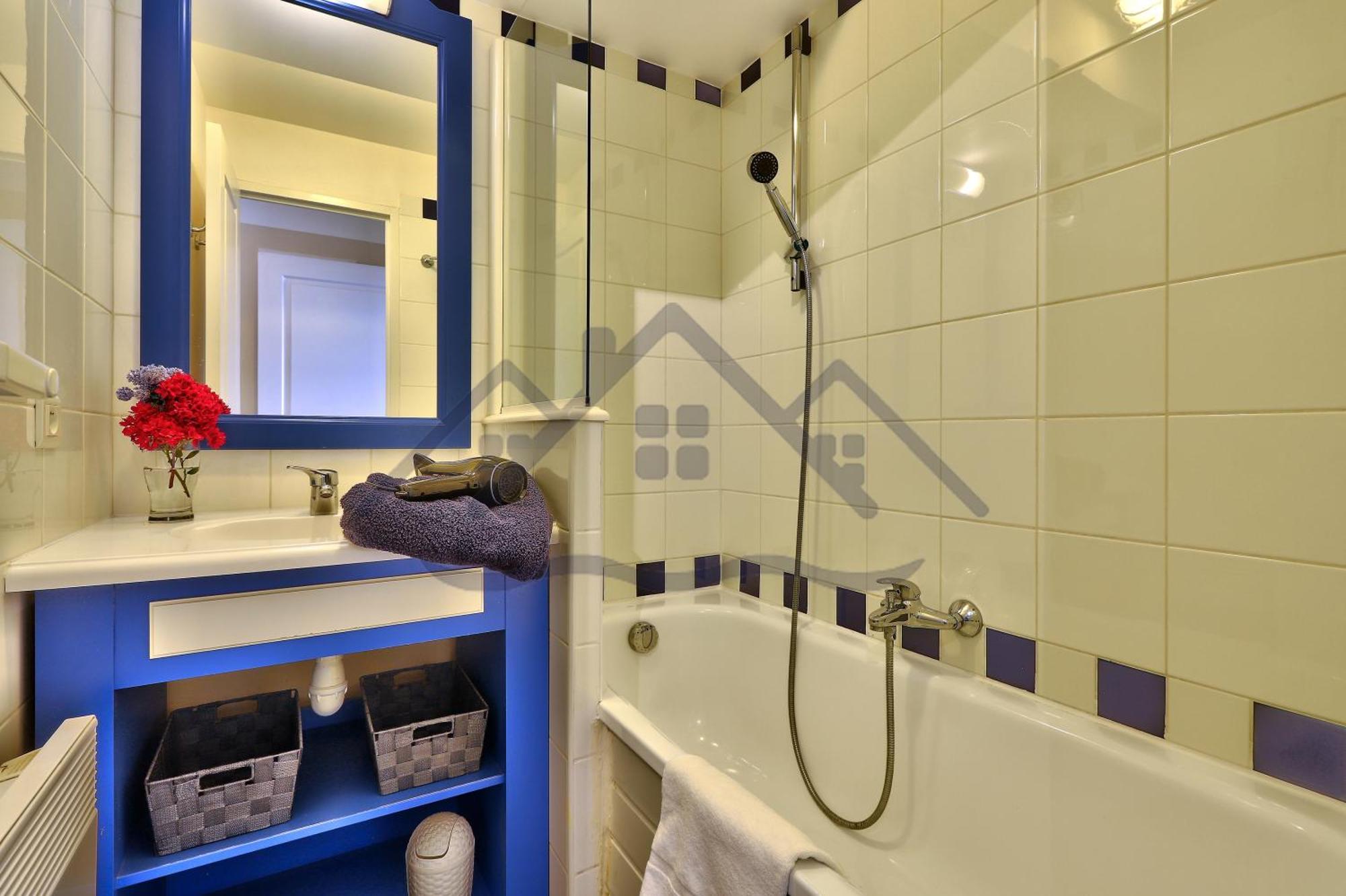 Apartment Localise - A18 - Avec Balcon - Petite Vue A Travers Le Palmier - Piscine De Avril A Septembre - Wifi Inclus - Animaux Admis - Draps Inclus - Parking Inclus Guilvinec